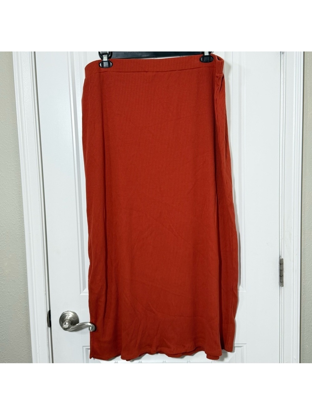 Old Navy Ribbed Maxi Skirt in Rust Orange